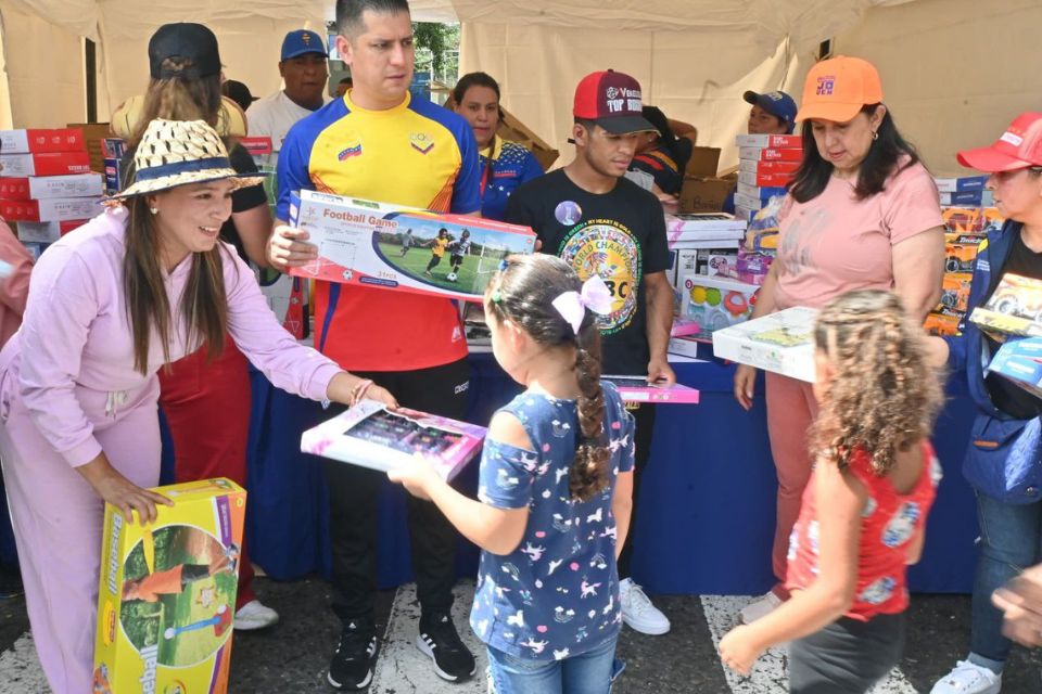 MegaToma Familiar en Celebración del Día del Niño en Venezuela 