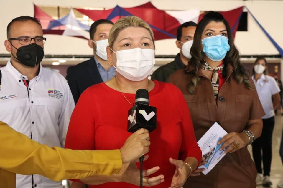 Ministra Eneida Laya llamó a los comerciantes del municipio Sucre a empoderarse de la fortaleza comercial del país