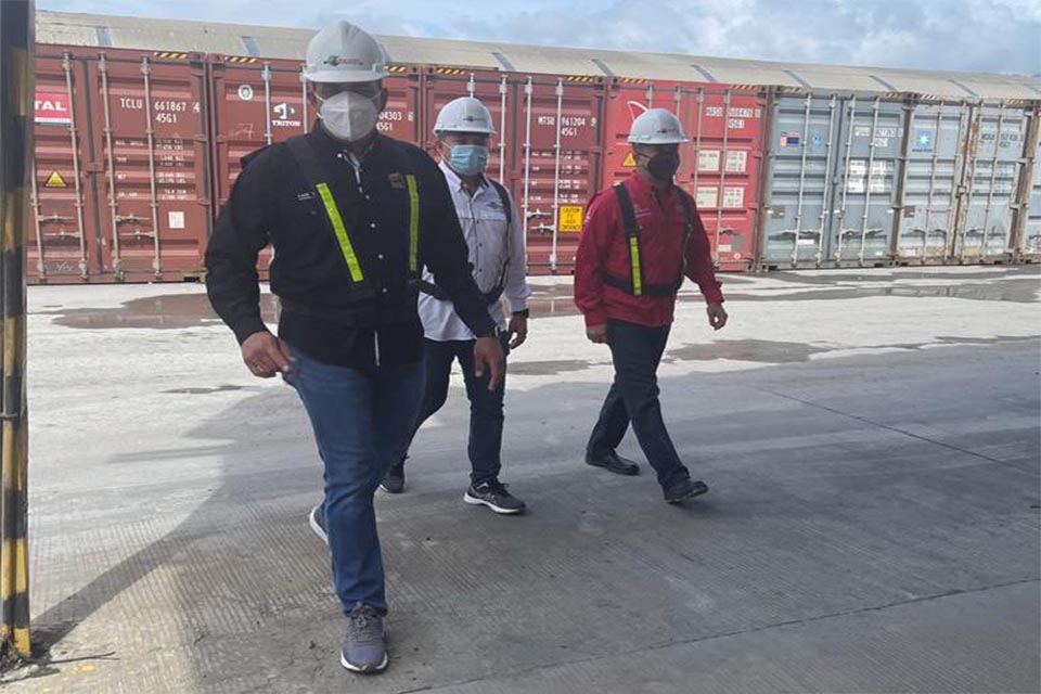 Presidente de Almacenadora Caracas realiza inspección en la Filial Pto. Cabello