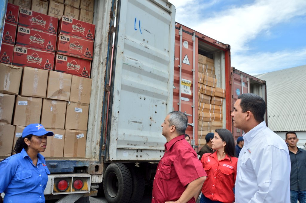 EG7zwtsWkAAWenf (1).jpg