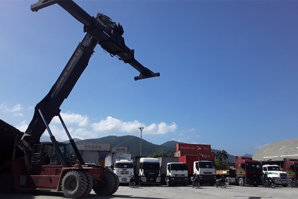 105 contenedores movilizó Almacenadora Caracas durante Octubre